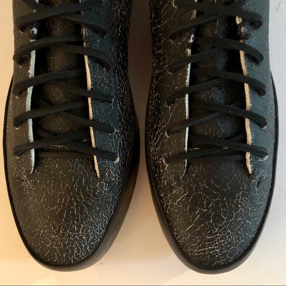 FEIT Hand Sewn Low Black Crackle Leather Sz EU 39 - Picture 5 of 9